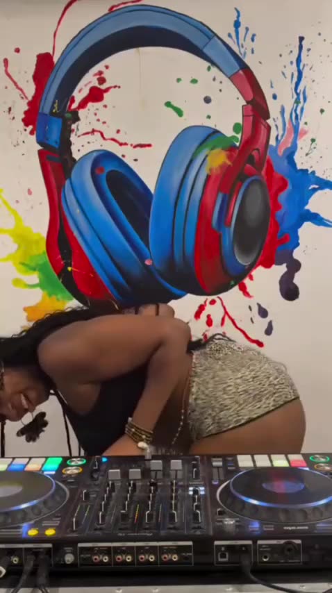 Female Dj is crazy for this one..