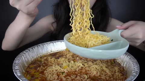 ! I'll try the spicy large cup noodles!