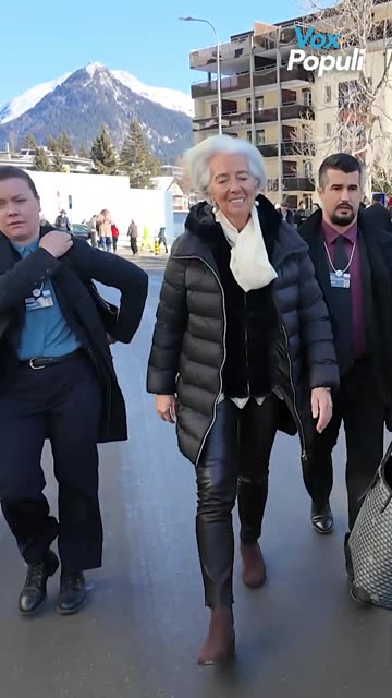 NOTIZIE DAL MONDO Forum di Davos 2026,Christine Lagarde,Il WEF vuole ABOLIRE IL CONTANTE? la Presidente della Banca Centrale Europea Christine Lagarde non risponde alle domande dei liberi giornalisti.