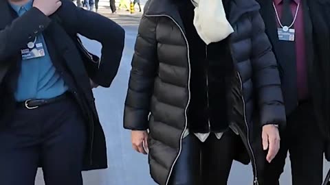 NOTIZIE DAL MONDO Forum di Davos 2026,Christine Lagarde,Il WEF vuole ABOLIRE IL CONTANTE? la Presidente della Banca Centrale Europea Christine Lagarde non risponde alle domande dei liberi giornalisti.