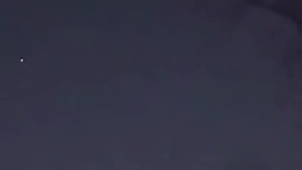 He shined a laser at a UAP and then a ton of lights appeared watch until the end