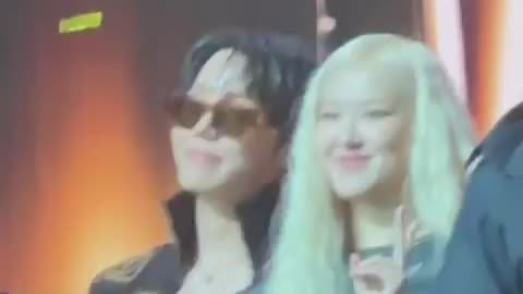 Blackpink Rosé & BTS Jhope Gala des pieces jaunes 2025