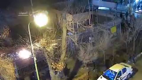 NEW: 🇮🇱🇮🇷 Mossad operatives caught on video cameras across Iran armed with shotguns firing from the crowd at police. They set on fire two Iranian police officers alive.