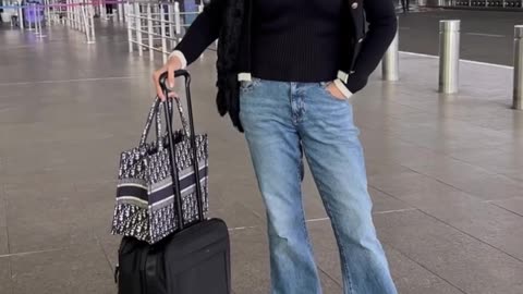 #sangeetabijlani clicked at Mumbai airport #btownlife #bollywoodupdates #bollywoodcelebrities.