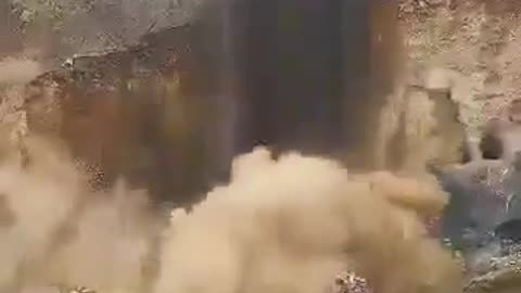 Terrifying footage shows a mine collapse in Kawama, Lualaba, in the Democratic Republic of Congo