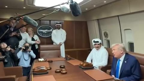 Trump hosts the Emir and the Prime Minister of Qatar on board Air Force One