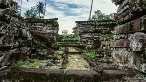 Lost Continent Discovered? Ancient City Found Beneath the Pacific Ocean! 🌊