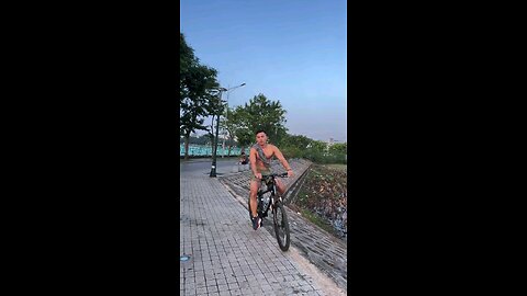 Have an energetic weekend, everyone 😍