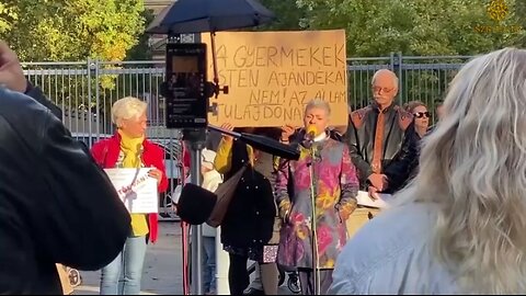 Tüntetés a kötelező gyermekoltások ellen 2025. október 26. Mihalik Angelika felszólalása /részlet/