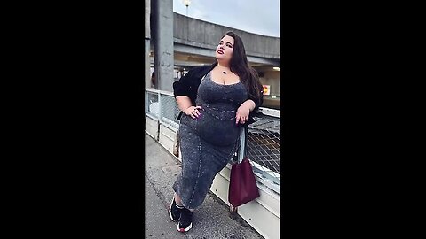 Miss Makrova ~ Plus Size Glamorous Model ~ Bio #shorts
