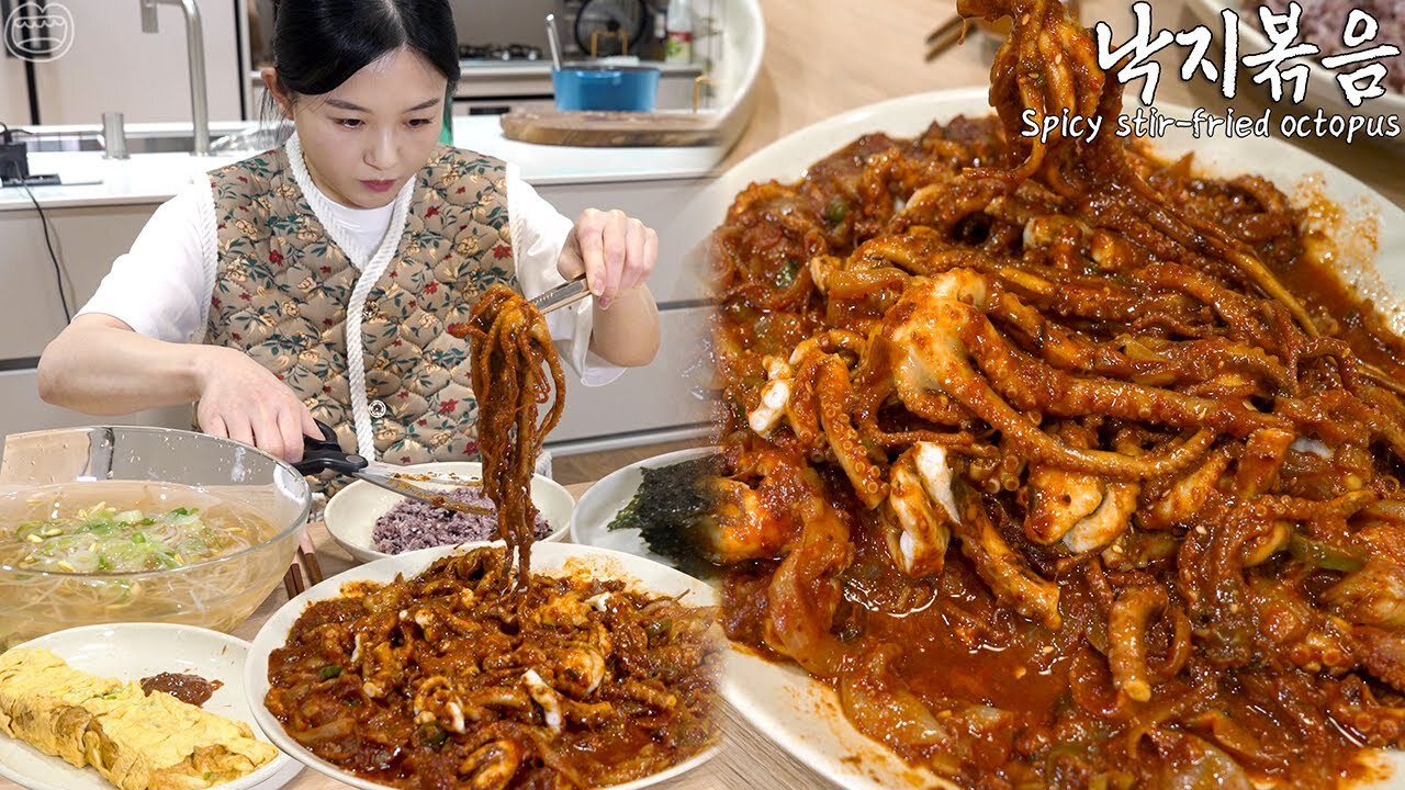 Really Korean Spicy Stir-Fried Octopus ☆ Cold Bean Sprout Soup, Egg Rolls