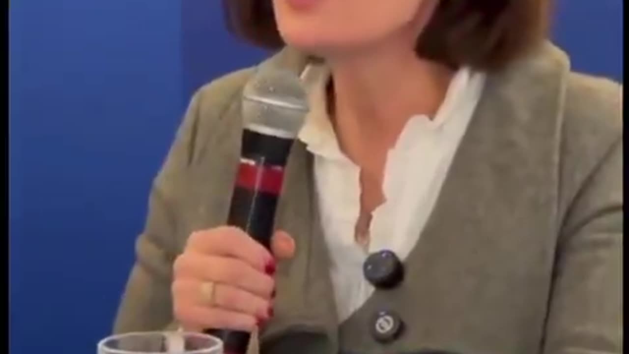 A Cristina graeml é uma puta do sistema: “Eu NUNCA me apresentei como candidata ANTI-SISTEMA. Quem fez isso, foram vocês”