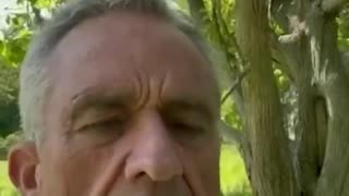 RFK JR : why Bill Gates & China are allowed to buy up all the farmland in the US!