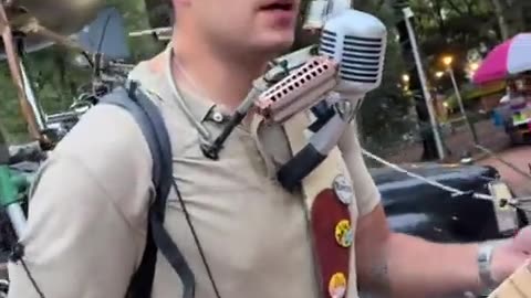 🎶🎵 Street Performer: House of the Rising Sun! | FeedMyCuriosity