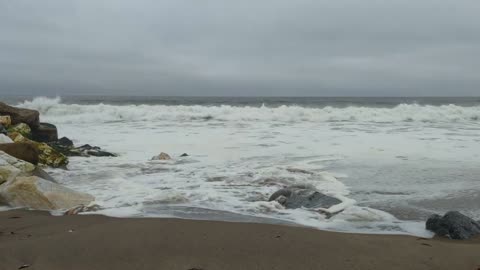 Rocks Waves & #chillbeachvibes