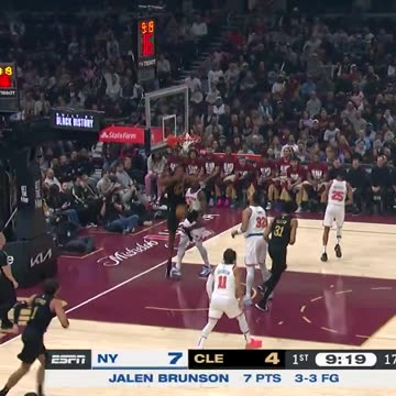 NBA - Garland with the NO-LOOK to Mobley for 2! NYK-CLE
