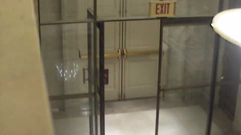 0404USCS01LawLibraryDoor_2021-01-06_00h32min50s897ms.mp4