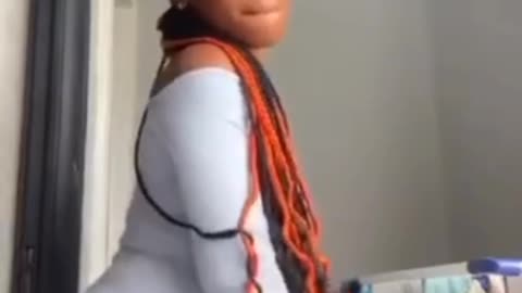 Slim thick twerking juicy ass.