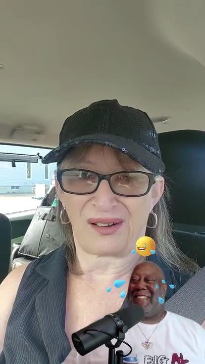 WOMAN ASK DUMB QUESTION AND GOT EMBARRASED