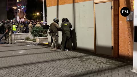 There has been at least 13 arrests today at the ICE facility in Portland.