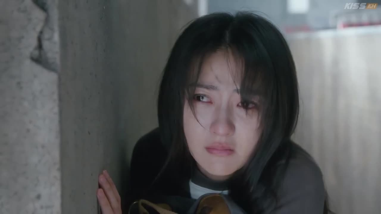 azan & Song Ran the white olive tree azan realizes that Song Ran is in danger episode 6