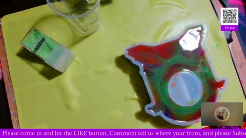 Momma Coop's Got The Pour