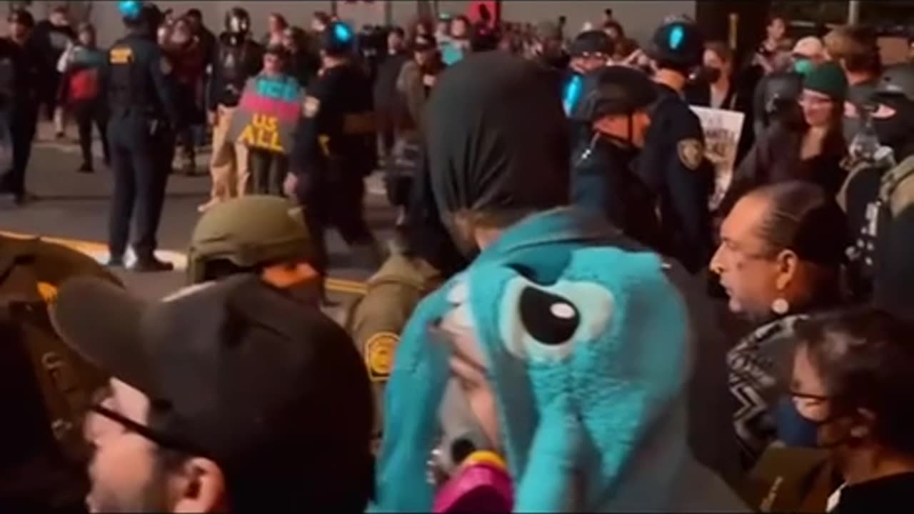 Portland, Oregan - The Radical Communists - 5D is way out of their reach