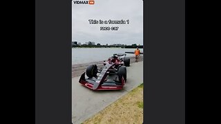 Don't touch that. Its hot. Really hot. 2600 degrees celcius. OUCH!!! Dumb ass. 🔥😆 🚒