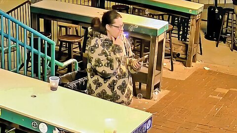 Candid Sexy Smoking Woman 786