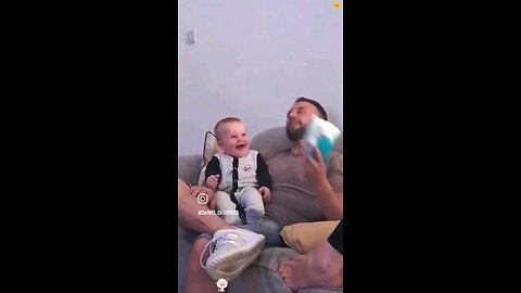 Baby funny laugh.. LoL😆😆😆😆😆