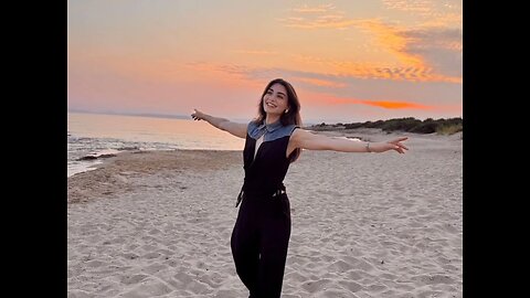 💫 "Watch the Most Beautiful TV Presenters in the World! 😍"