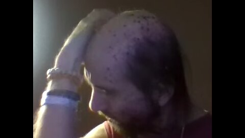 Cyraxx live on YT. "Bug out plan delusion". 1/16/2026. Threatening to off ICE agents.