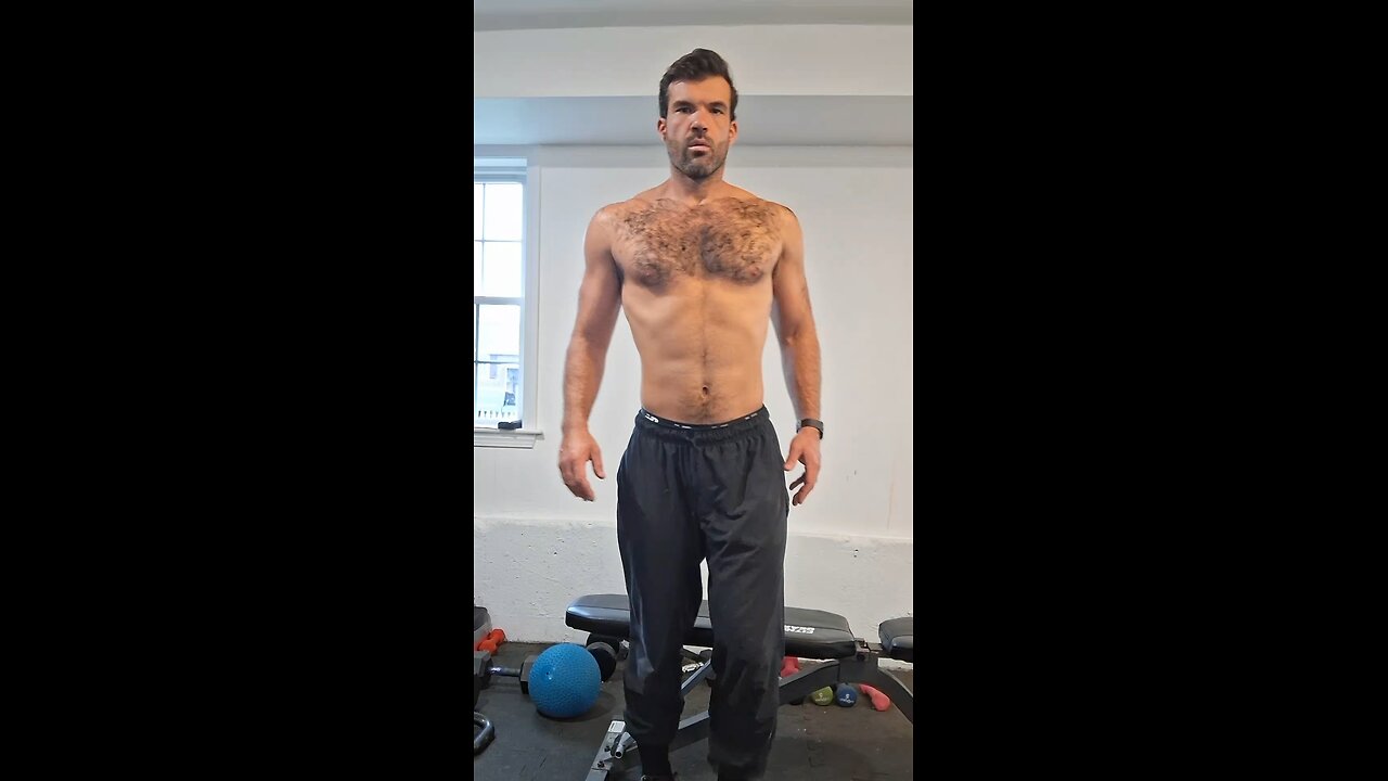 Knee Raises are great for hip flexors, core and cardio! Try em out sometime! #core #coreworkout