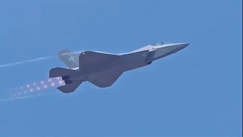 ✈️🔥 China’s J-35 stealth jet boasts radar profile smaller than human palm