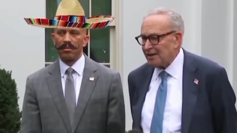 Trump publica vídeo de IA ZOANDO com os líderes democratas Schumer e Jeffries enquanto a paralisa... 2025/09/30