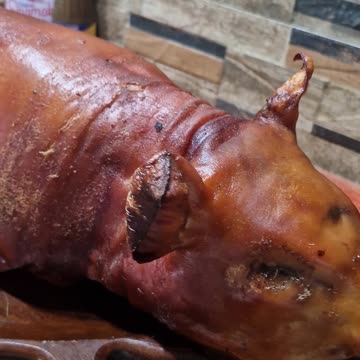 Lechon Baboy – My Favorite Filipino Food as a Foreigner