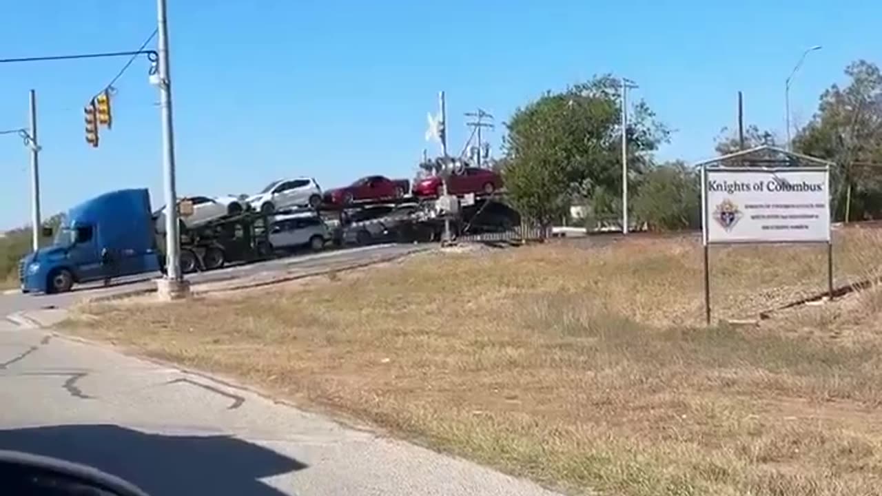 🚨🚂 Train Collision in Schertz! | FeedMyCuriosity