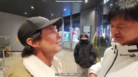 Tom Cruise Livestreamer Doppleganger in Tokyo