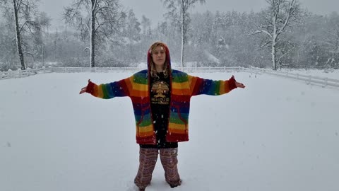 First Snow of 2022 & barefoot!❄️