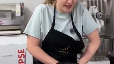 French bakery owner in Arizona calls out influencer that tried to bully her.