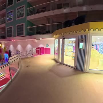 What's on the Surfside Area of Star of the Seas Deck 8?