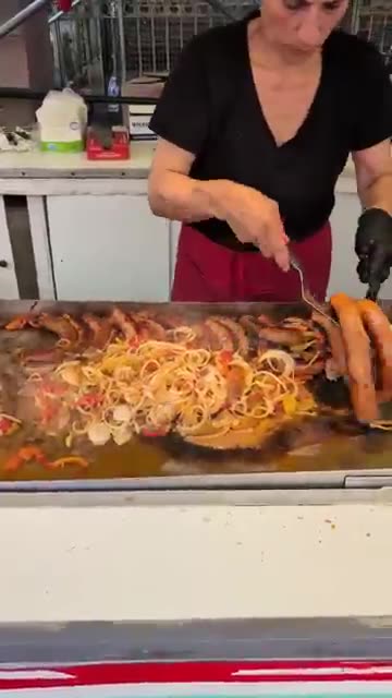 Iconic Sausage & Peppers at Brooklyn’s 138th OLMC Feast — New York’s Oldest Italian Festival!