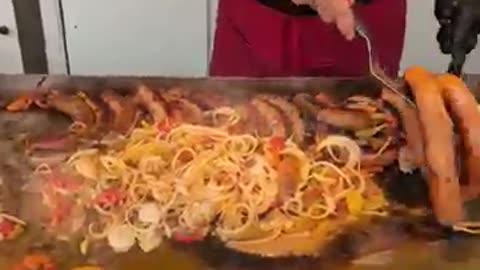 Iconic Sausage & Peppers at Brooklyn’s 138th OLMC Feast — New York’s Oldest Italian Festival!