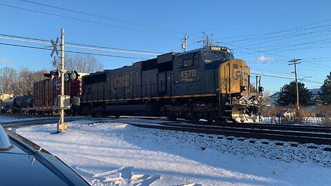 Pair of SD70MACs bookend this Train