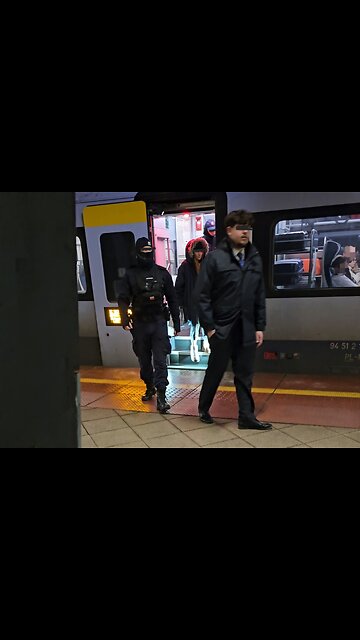 Bezdomna Ukrainka wyrzucona z pociągu Intercity [Rumble Short]