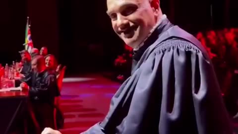 Nazista de Moraes se diverte, debocha e se gaba para o público da USP após enviar Bolsonaro para a Papudinha.