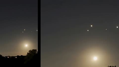 Un OVNI massif à deux étages a été aperçu.