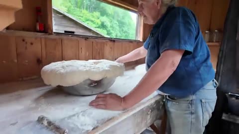 Suzanne Lupien @ Harken Farm - Baking Bread