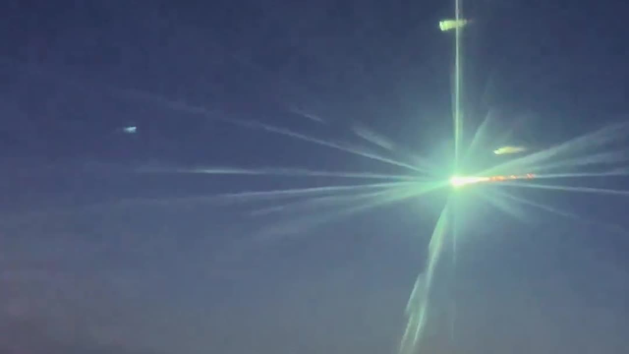 A meteor seen from a plane