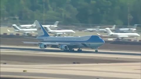 Air Force One is officially WHEELS DOWN in Israel 🇺🇸🇮🇱